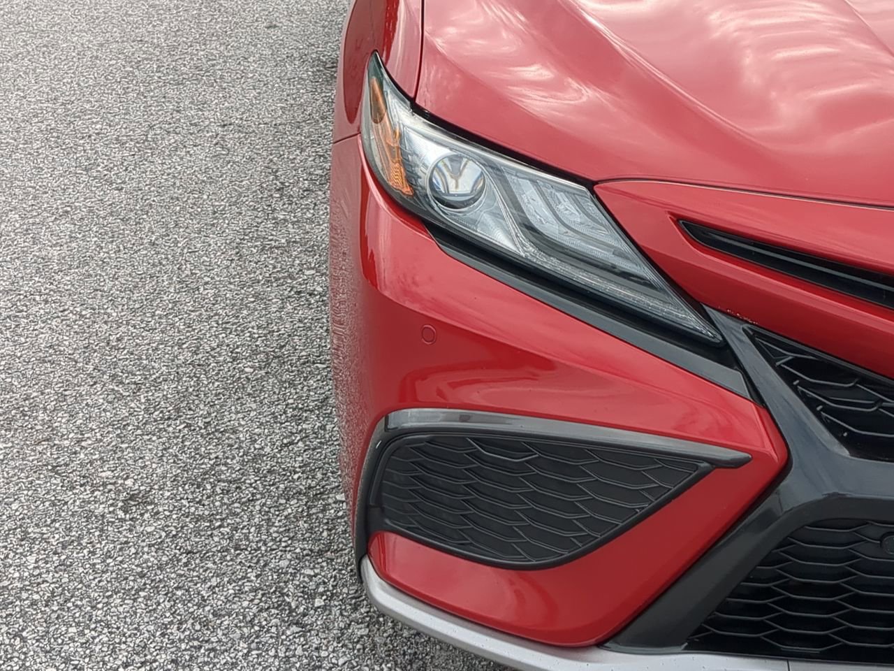 Used 2022 Toyota Camry XSE FWD image 8