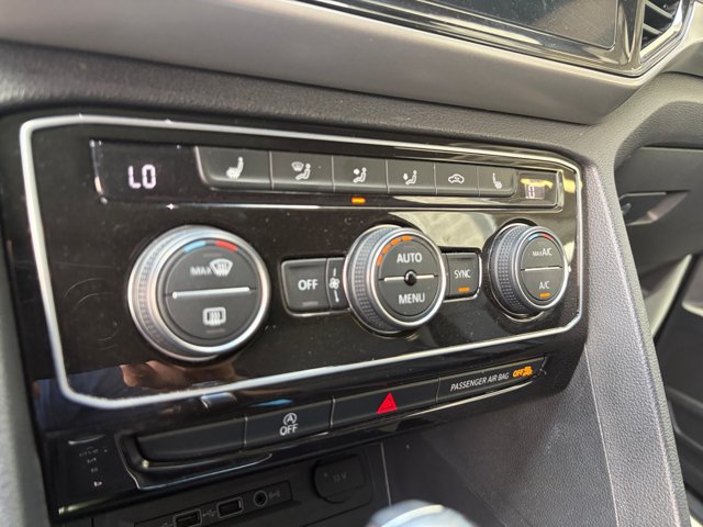 Used 2020 Volkswagen Atlas Cross Sport SEL AWD/4WD image 31
