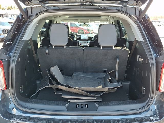 Certified 2022 Ford Explorer XLT w/ Equipment Group 202A image 30