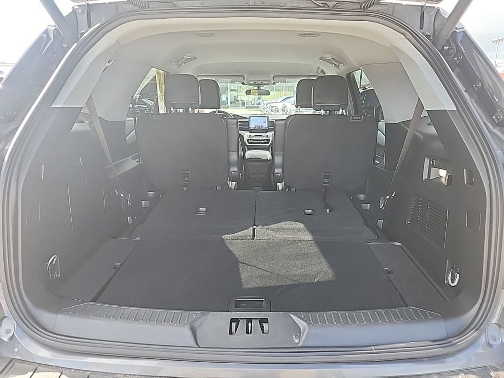 Certified 2023 Ford Explorer XLT w/ Equipment Group 202A AWD/4WD image 21