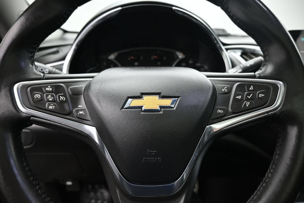 Used 2017 Chevrolet Malibu LT w/ Leather Package FWD image 12
