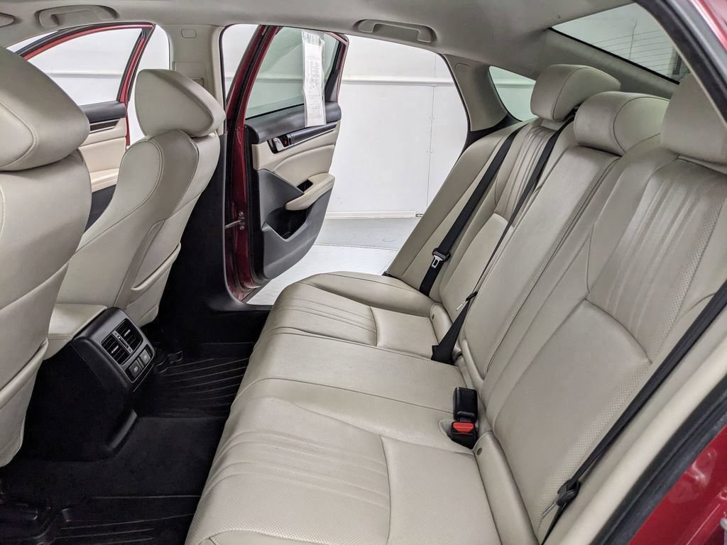 Used 2021 Honda Accord Touring image 16