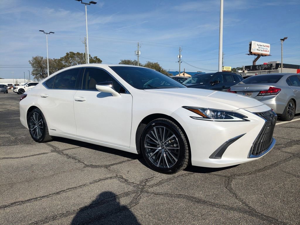 Used 2022 Lexus ES 300h w/ Premium Package FWD image 7