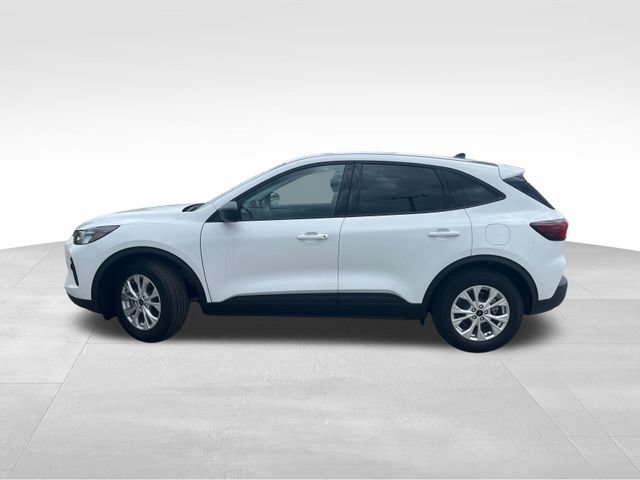 Certified 2025 Ford Escape Active w/ Cold Weather Package FWD image 3