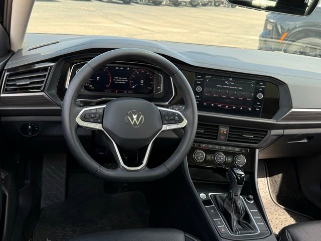 Used 2024 Volkswagen Jetta SEL FWD image 5