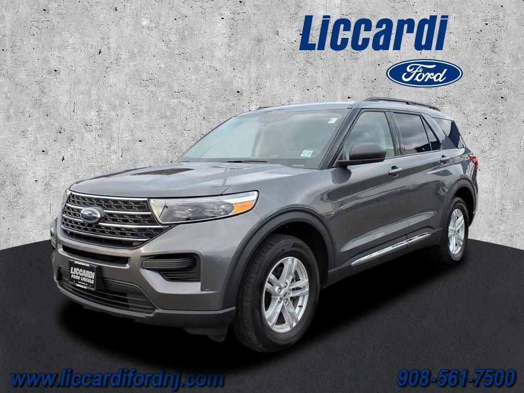 Certified 2022 Ford Explorer XLT w/ Class IV Trailer Tow Package image 3