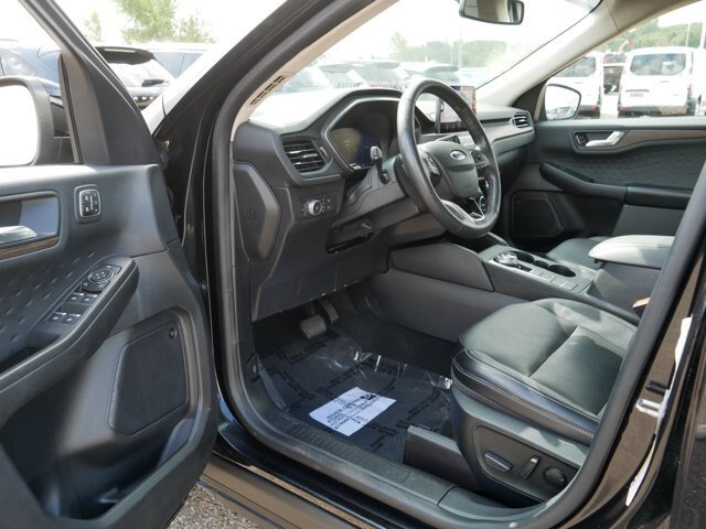 Certified 2020 Ford Escape Titanium AWD/4WD image 11