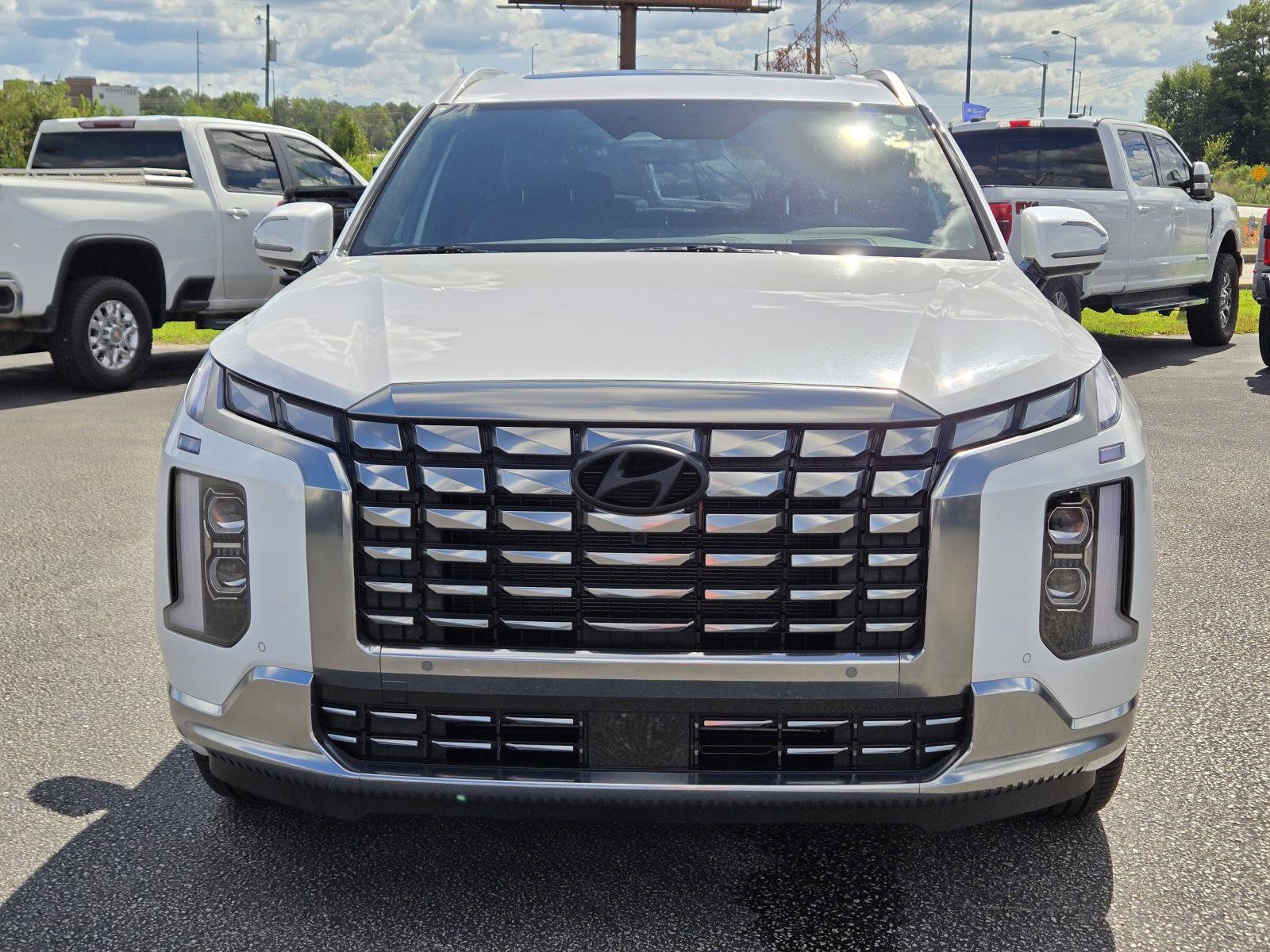 Used 2025 Hyundai Palisade Calligraphy FWD image 3