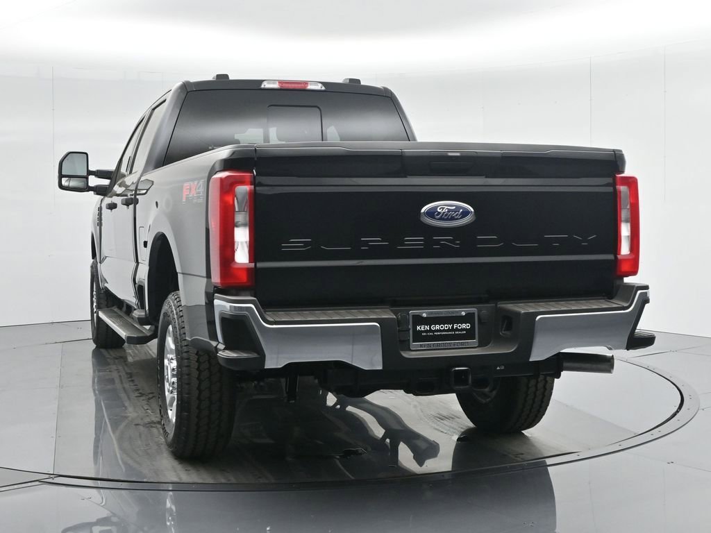 Certified 2024 Ford F250 XLT w/ FX4 Off-Road Package AWD/4WD image 30