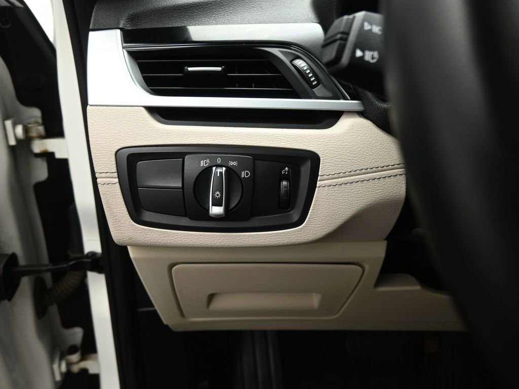 Used 2022 BMW X1 sDrive28i w/ Convenience Package image 12