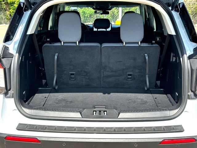 Certified 2025 Ford Explorer Active RWD image 8