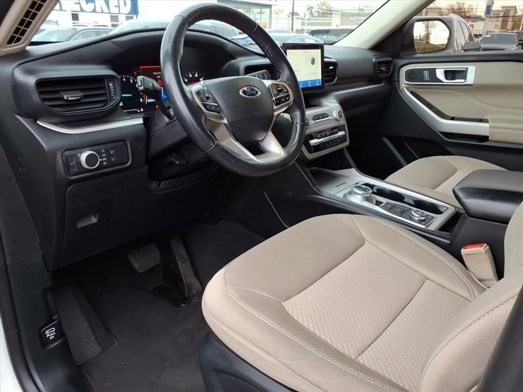 Certified 2022 Ford Explorer XLT w/ Class IV Trailer Tow Package image 13