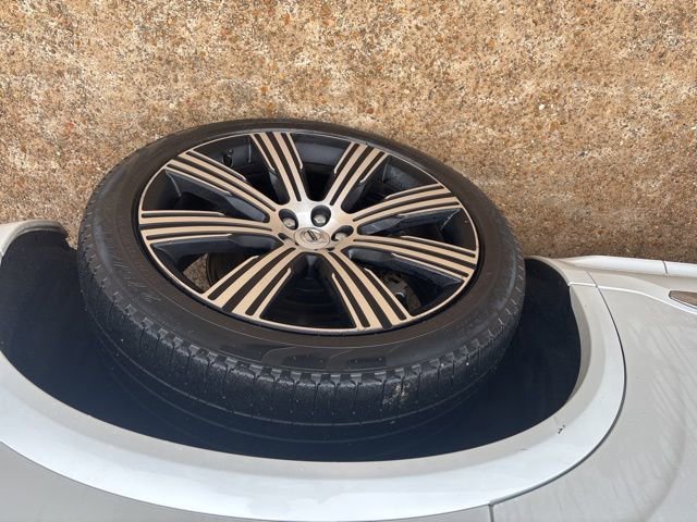 Used 2023 Volvo XC90 T8 Plus w/ Protection Package Premier image 10