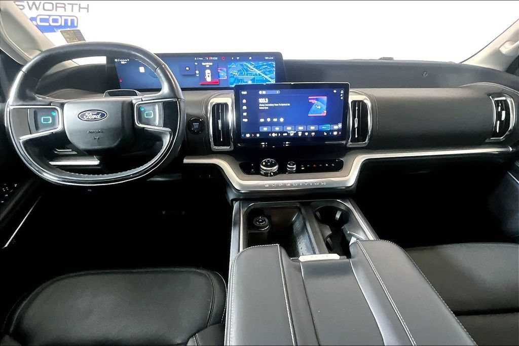 Certified 2025 Ford Expedition Platinum AWD/4WD image 11