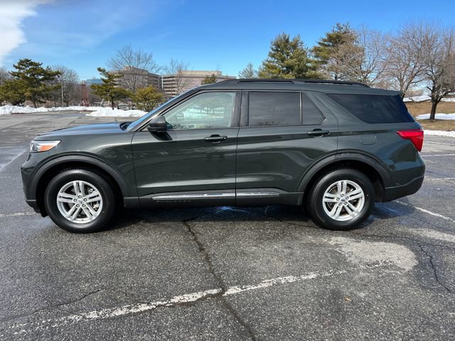 Certified 2022 Ford Explorer XLT w/ Equipment Group 202A image 3