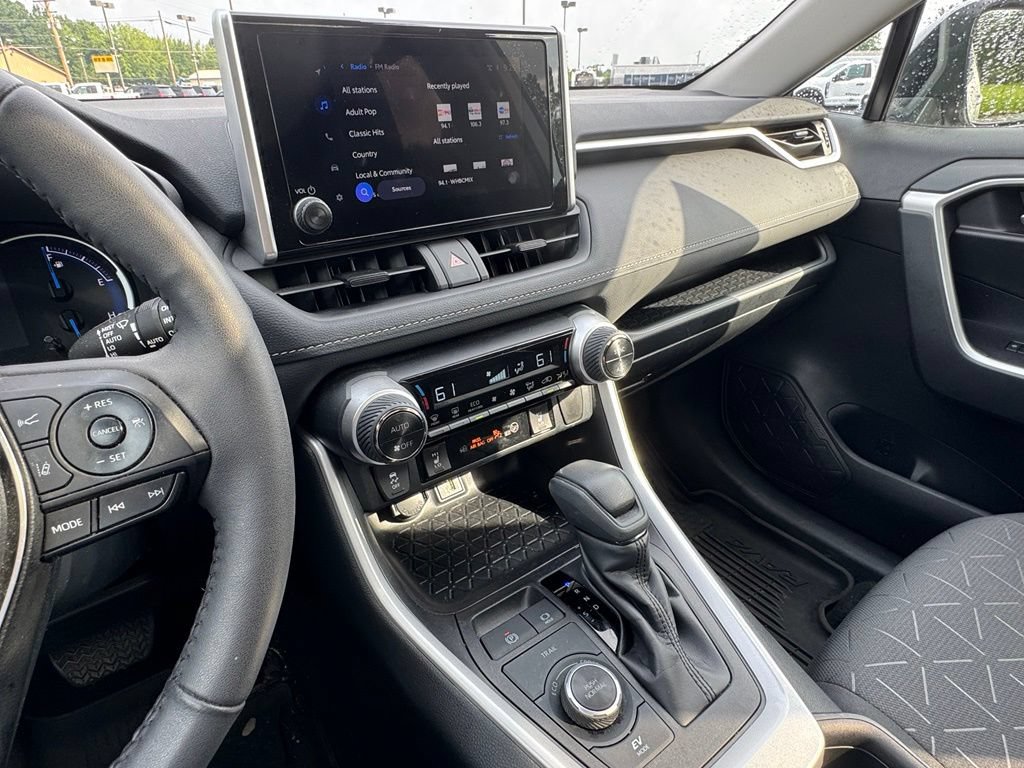 Used 2024 Toyota RAV4 XLE w/ Convenience Package AWD/4WD image 18