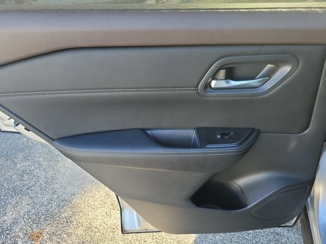 Used 2023 Nissan Rogue SV w/ SV Premium B Package FWD image 14