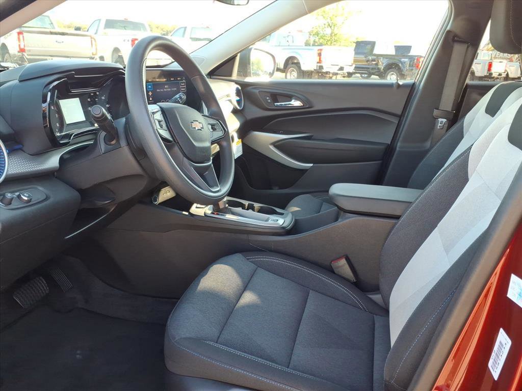 Used 2025 Chevrolet Trax LS image 10