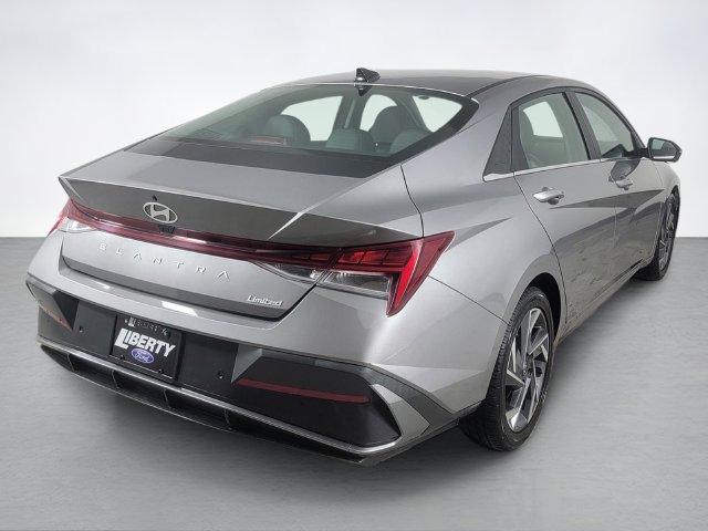 Used 2024 Hyundai Elantra Limited FWD image 3