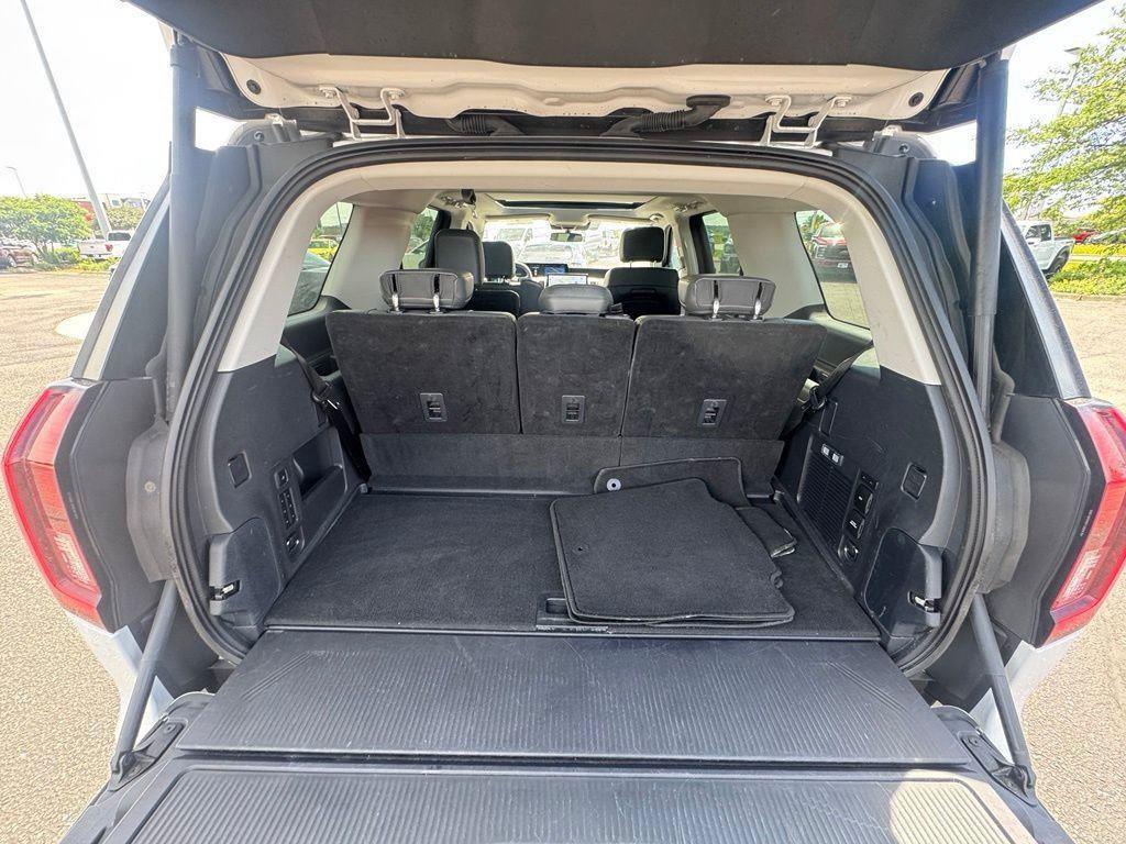Certified 2025 Ford Expedition Active AWD/4WD image 15
