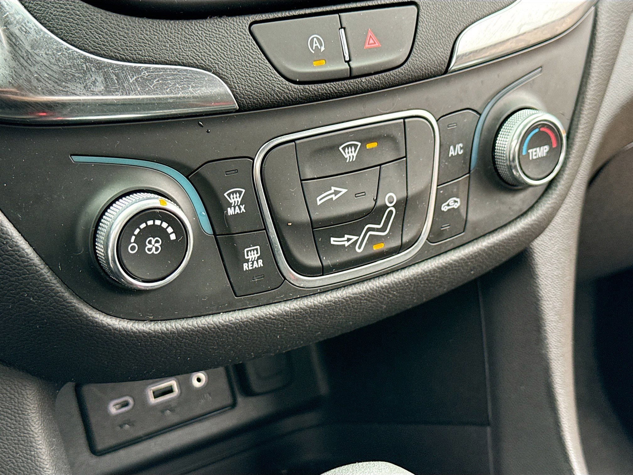 Used 2024 Chevrolet Equinox LT image 14