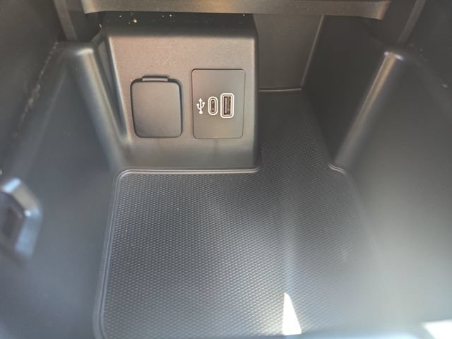 Certified 2025 Ford Explorer Active w/ Active Comfort Package AWD/4WD image 23