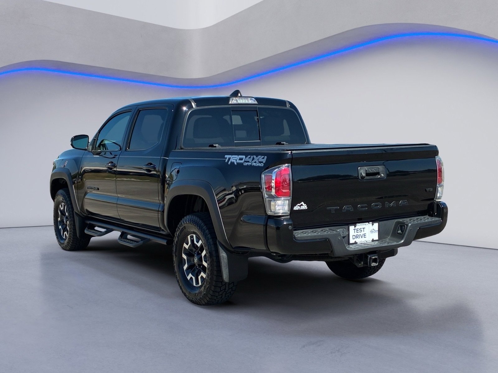 Used 2023 Toyota Tacoma TRD Off-Road w/ Technology Package AWD/4WD image 6
