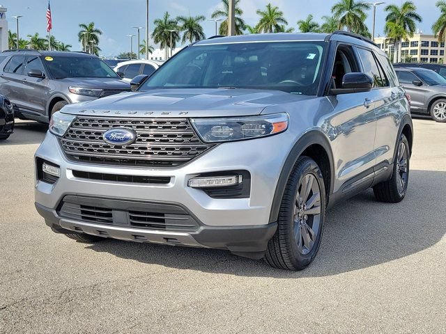 Certified 2022 Ford Explorer XLT w/ Equipment Group 202A RWD image 3