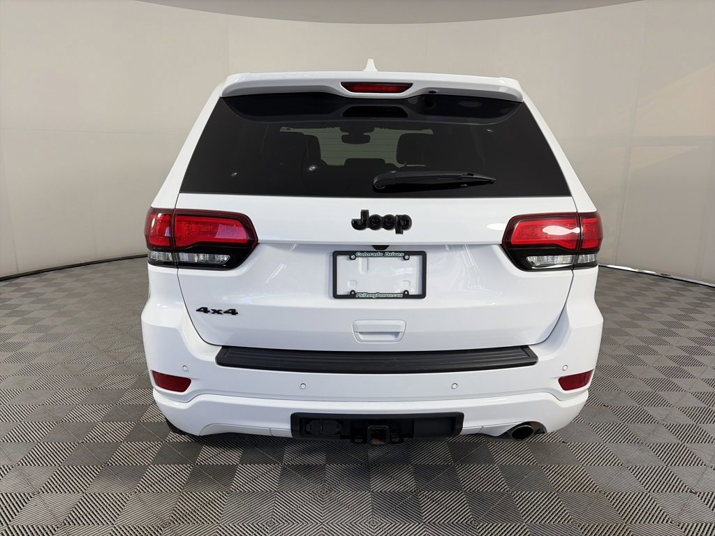 Used 2022 Jeep Grand Cherokee Laredo X image 4