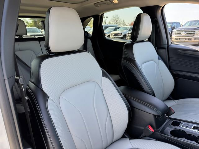 Certified 2025 Ford Escape Platinum w/ Premium Technology Package image 19