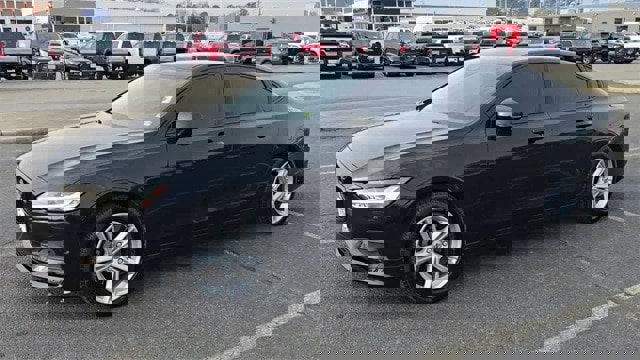 Used 2018 Volvo S90 T5 Momentum w/ Convenience Package image 5