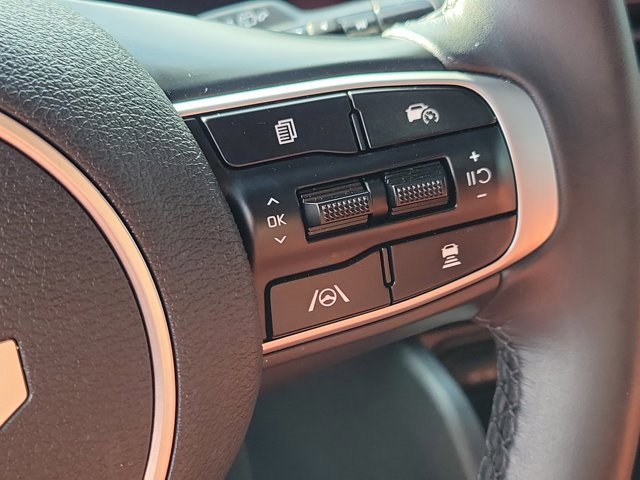 Used 2025 Kia Sportage SX image 26
