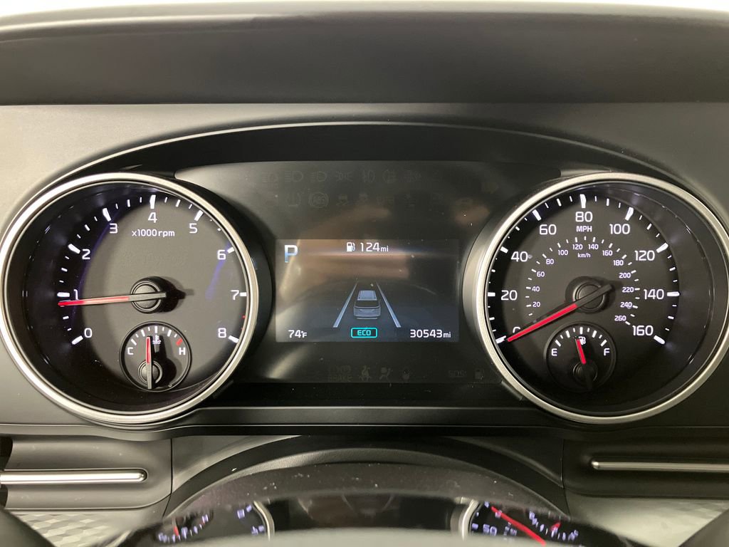 Used 2024 Kia Carnival LX image 21