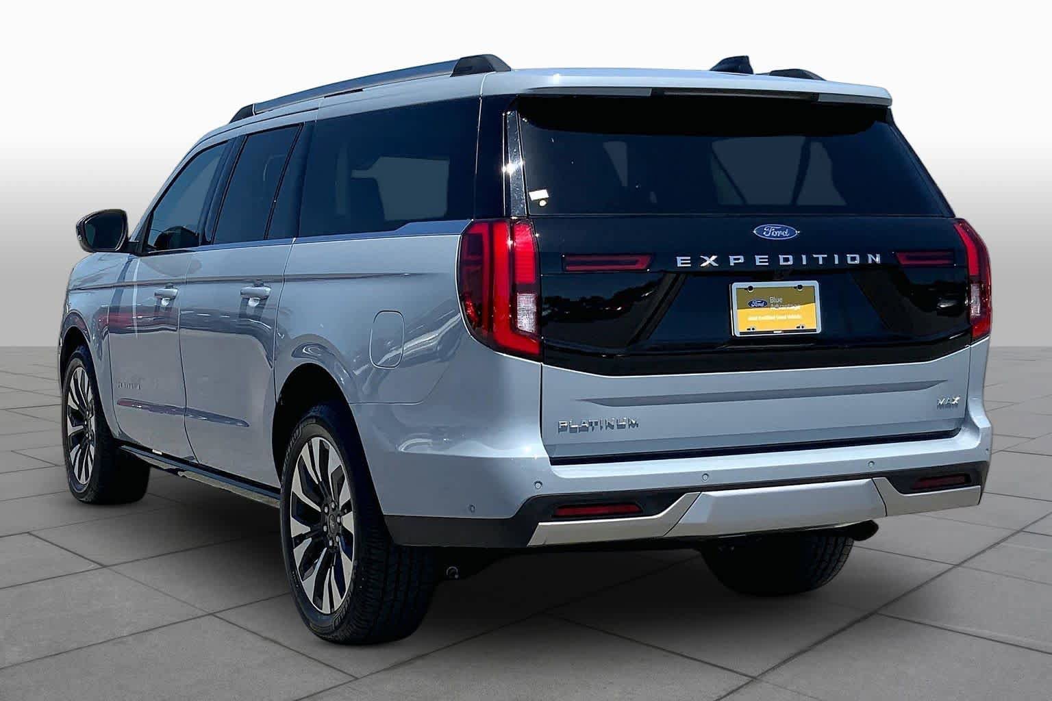 Certified 2025 Ford Expedition Max Platinum w/ Driver's Package AWD/4WD image 12