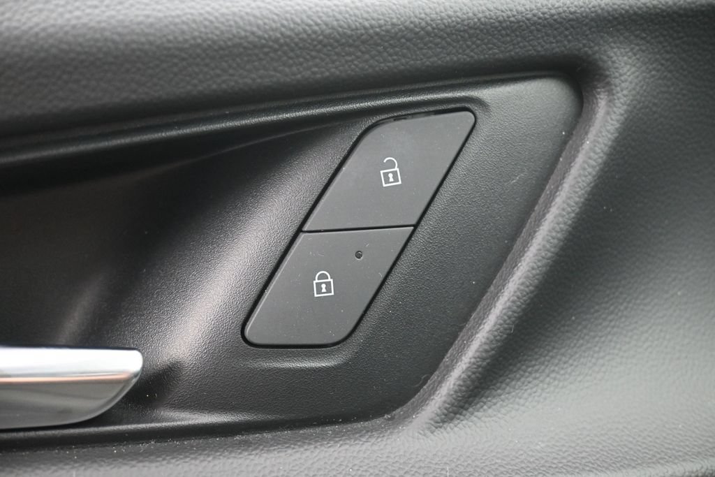 Used 2025 Chevrolet Equinox LT w/ Convenience Package II FWD image 19