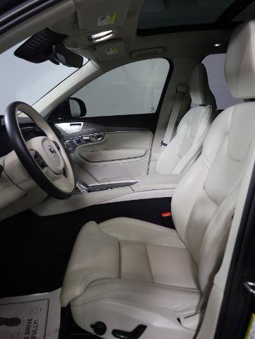 Used 2023 Volvo XC90 B6 Ultimate w/ Protection Package Premier AWD/4WD image 8