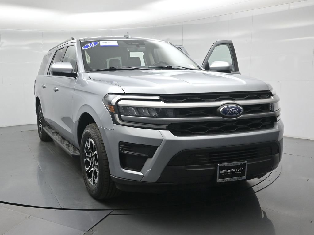 Certified 2024 Ford Expedition Max XLT image 3