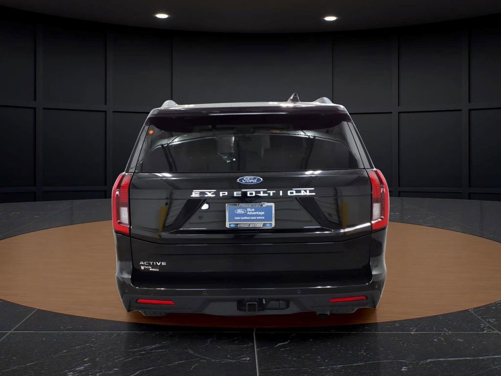 Certified 2025 Ford Expedition Active AWD/4WD image 3