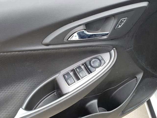 Used 2023 Chevrolet Malibu LT FWD image 12