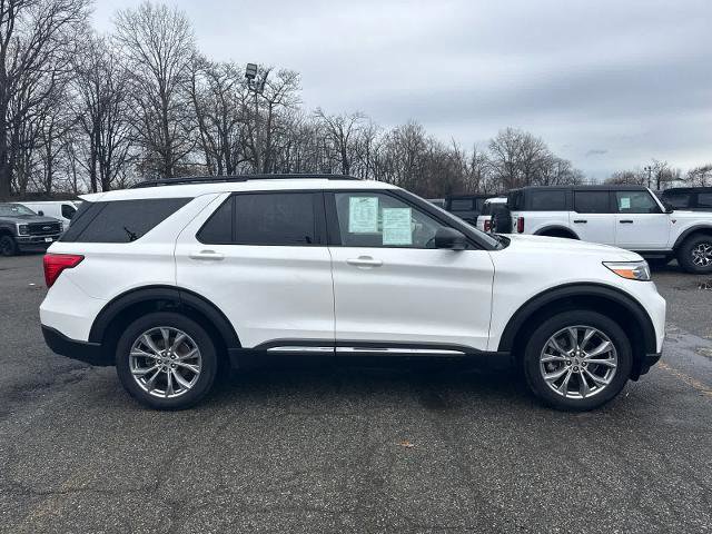 Certified 2022 Ford Explorer XLT w/ Equipment Group 202A AWD/4WD image 2