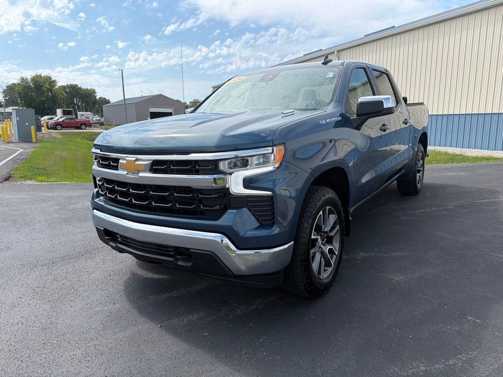 Used 2024 Chevrolet Silverado 1500 LT AWD/4WD image 8