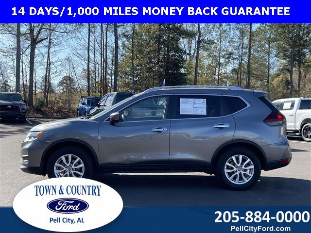 Used 2020 Nissan Rogue SV image 2