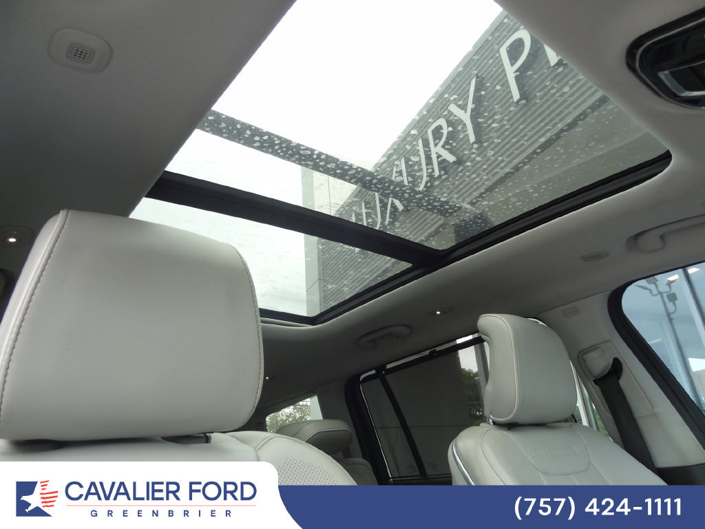 Used 2021 Jeep Grand Cherokee L Overland w/ Luxury Tech Group IV AWD/4WD image 19