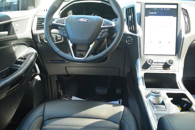 Certified 2024 Ford Edge SEL w/ Convenience Package AWD/4WD image 3