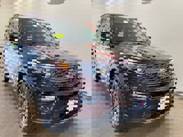 Certified 2022 Ford Explorer XLT w/ Equipment Group 202A image 2