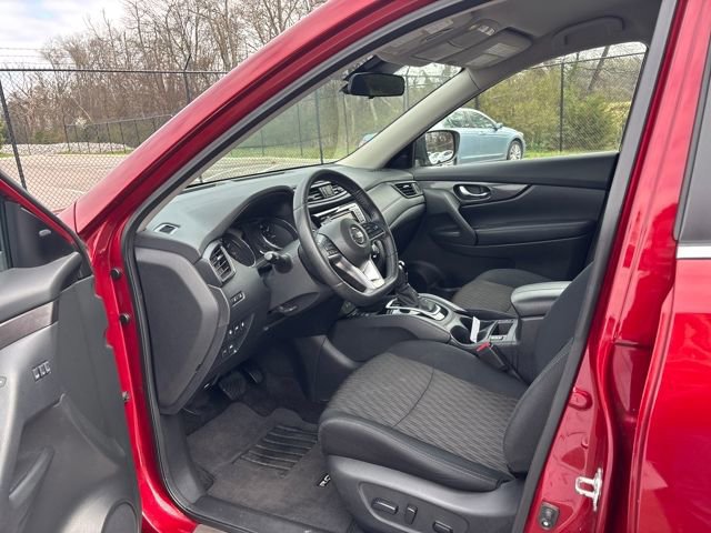 Used 2019 Nissan Rogue SV w/ Premium Package image 13