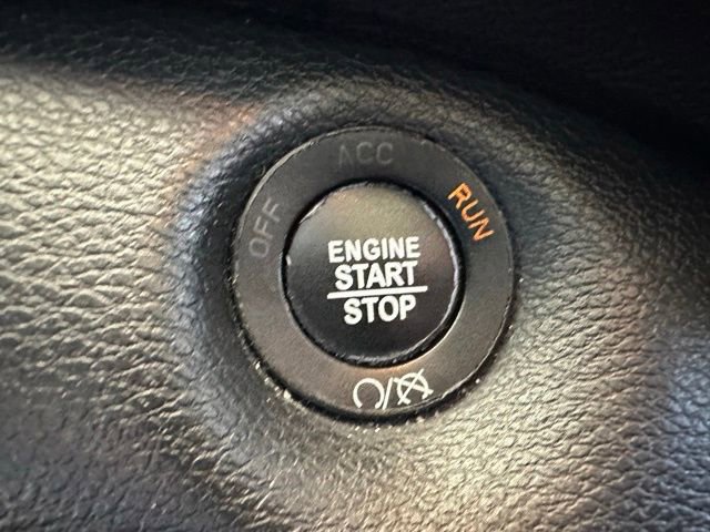 Used 2019 Jeep Cherokee Limited w/ Luxury Group AWD/4WD image 25