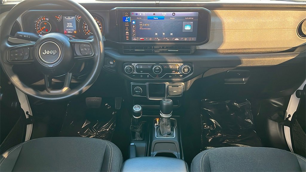 Used 2024 Jeep Gladiator Sport image 7