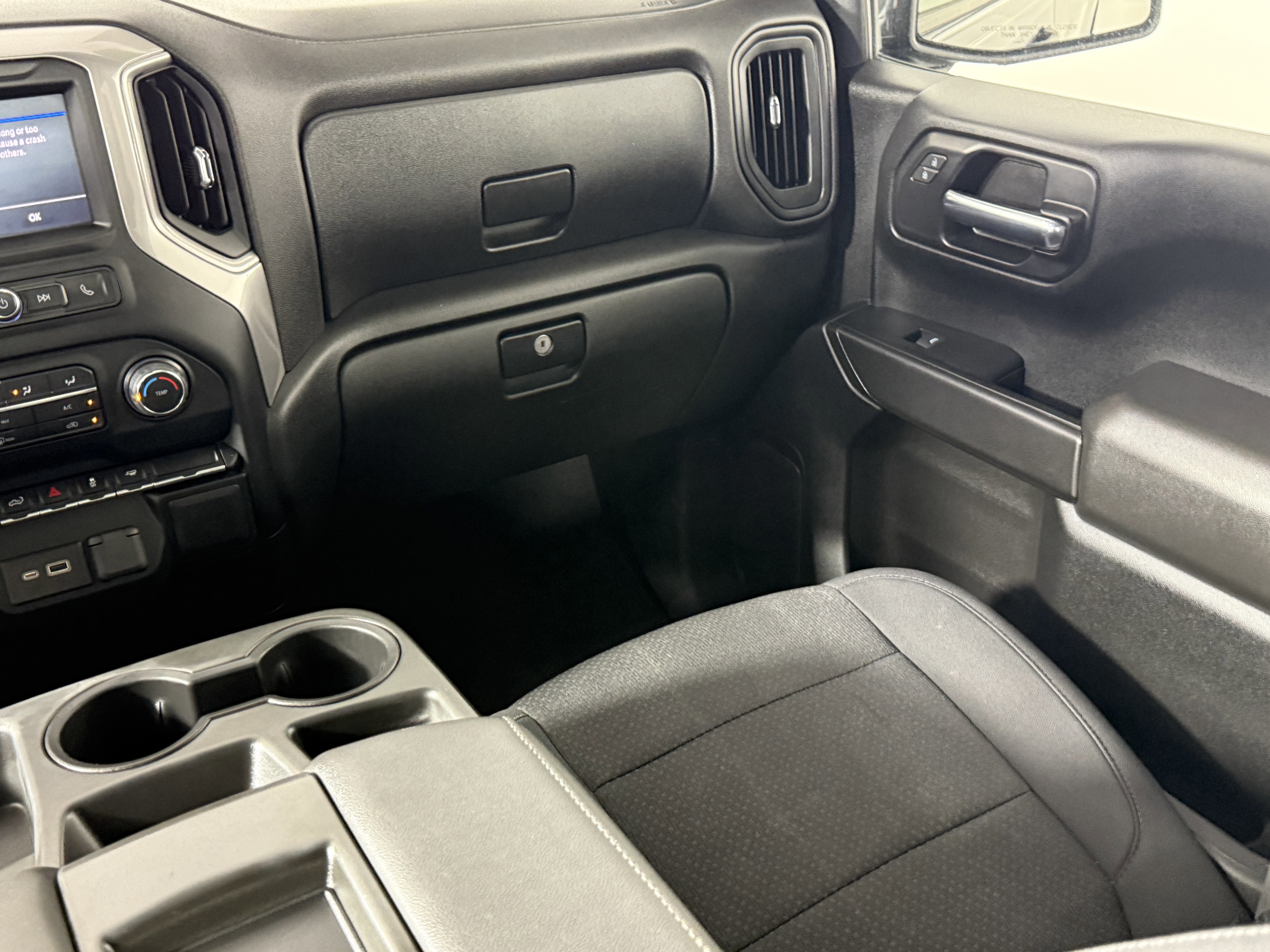 Used 2022 Chevrolet Silverado 1500 Custom w/ Safety Confidence Package image 14