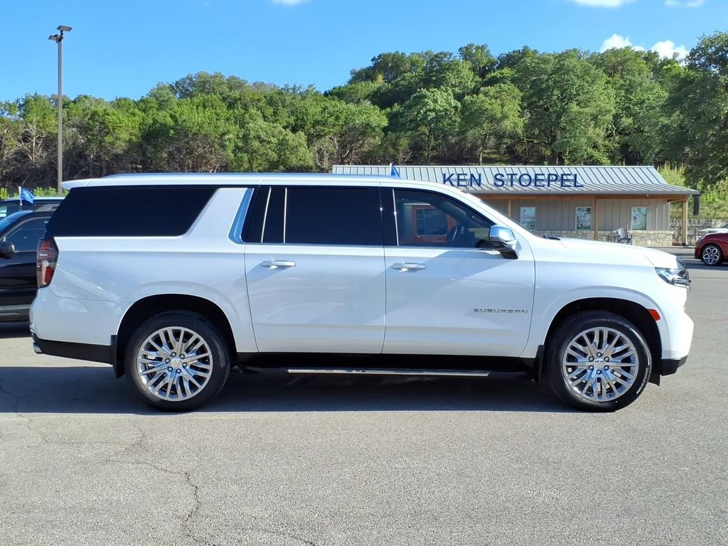 Used 2024 Chevrolet Suburban Premier AWD/4WD image 2